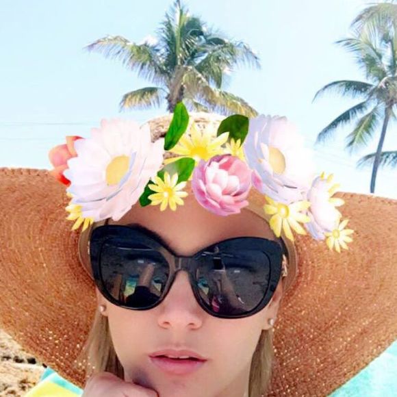 Meet your Posher, Kari - Picture 1 of 1